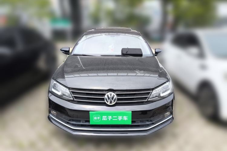 Used Volkswagen Sagitar 2015 230TSI Automatic Luxury Model Front