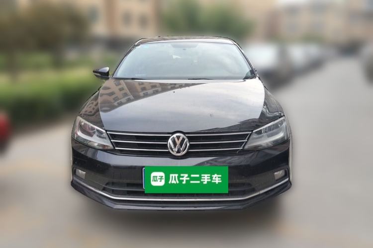 Used Volkswagen Sagitar 2015 1.6L Manual Comfort Model Front