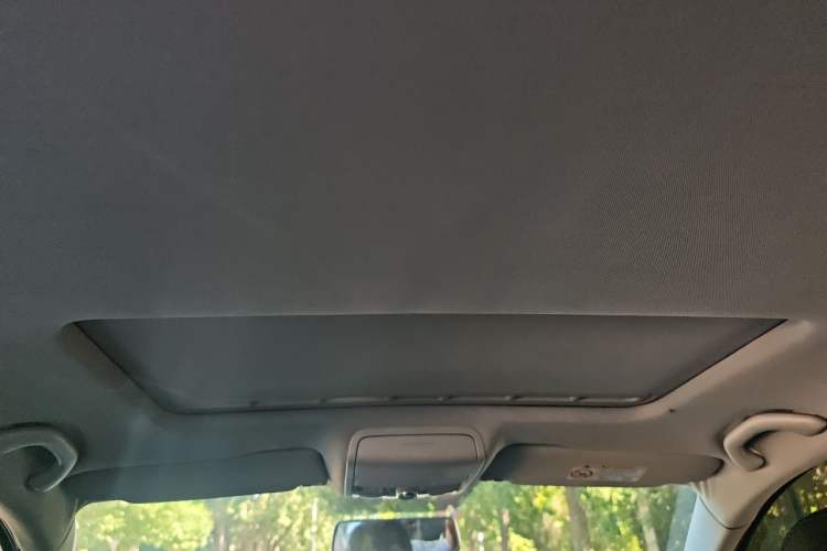 Used Volkswagen Sagitar 2015 230TSI Automatic Comfort Version Headliner