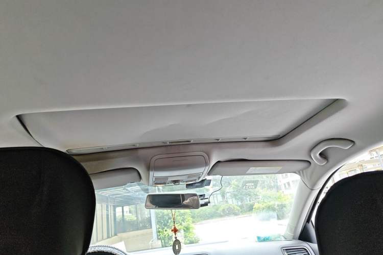 Used Volkswagen Sagitar 2015 230TSI Automatic Comfort Version Headliner