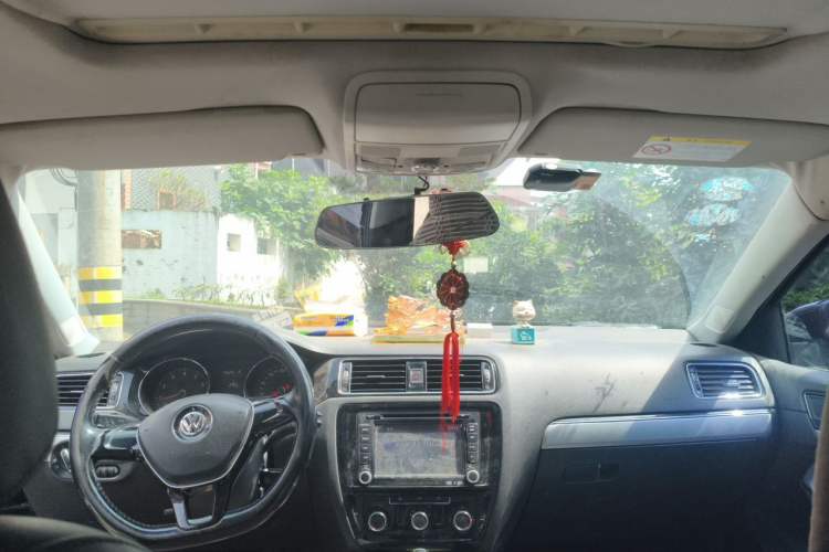 Used Volkswagen Sagitar 2015 230TSI Automatic Comfort Version Headliner