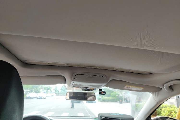 Used Volkswagen Sagitar 2015 230TSI Automatic Comfort Version Headliner