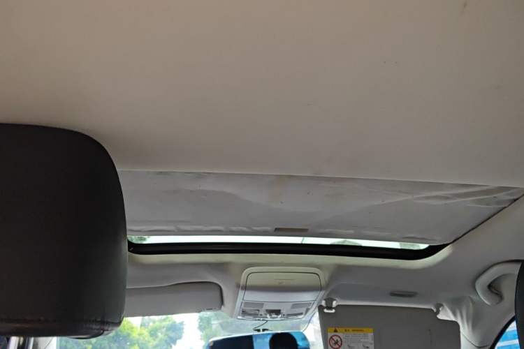 Used Volkswagen Sagitar 2015 230TSI Automatic Comfort Version Headliner