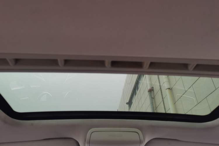 Used Volkswagen Sagitar 2015 230TSI Automatic Comfort Version Headliner