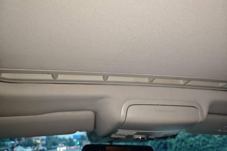 Used Volkswagen Sagitar 2015 1.6L Manual Comfort Model Headliner