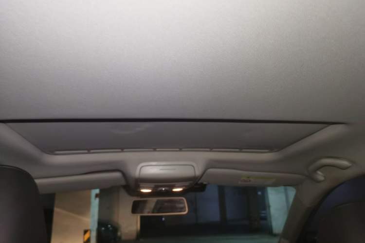 Used Volkswagen Sagitar 2015 1.6L Automatic Comfort Model Headliner