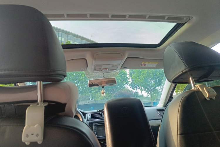Used Volkswagen Sagitar 2015 1.6L Automatic Comfort Model Headliner