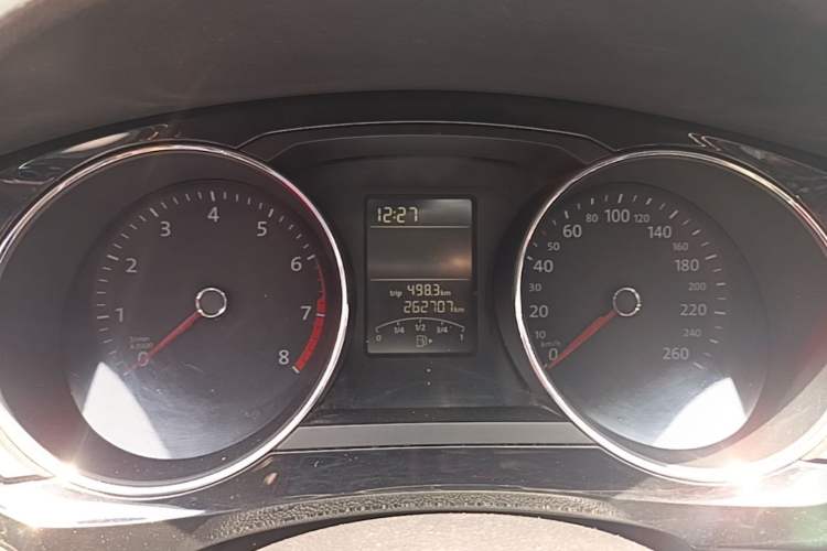 Used Volkswagen Sagitar 2015 1.6L Automatic Comfort Model Instrument Cluster