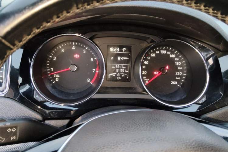Used Volkswagen Sagitar 2015 1.6L Automatic Comfort Model Instrument Cluster