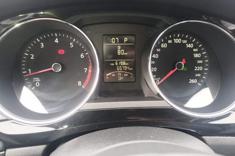 Used Volkswagen Sagitar 2015 1.6L Automatic Comfort Model Instrument Cluster