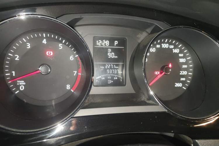 Used Volkswagen Sagitar 2015 1.6L Automatic Comfort Model Instrument Cluster
