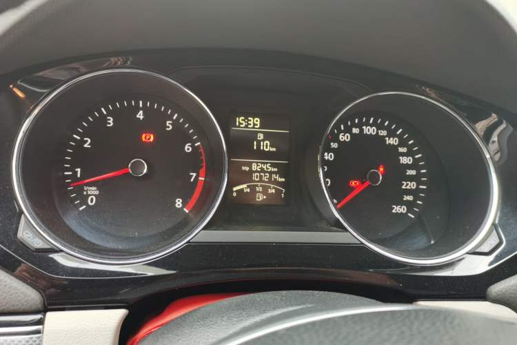 Used Volkswagen Sagitar 2015 1.6L Manual Comfort Model Instrument Cluster