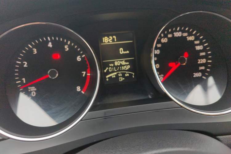 Used Volkswagen Sagitar 2015 1.6L Manual Fashion Edition Instrument Cluster
