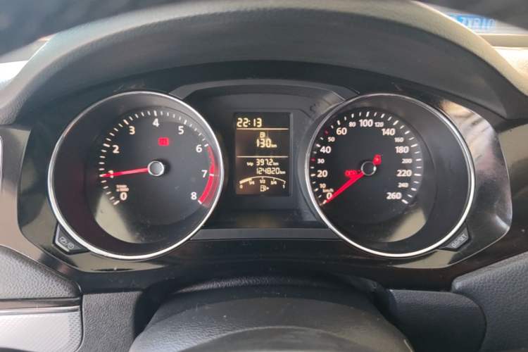 Used Volkswagen Sagitar 2015 1.6L Manual Comfort Model Instrument Cluster