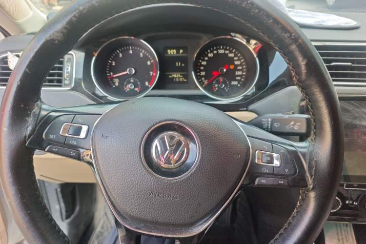 Used Volkswagen Sagitar 2015 230TSI Automatic Comfort Version Instrument Cluster