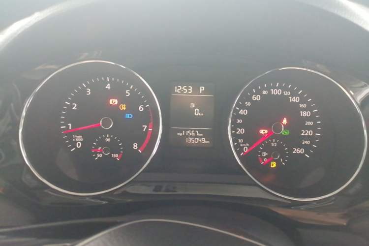 Used Volkswagen Sagitar 2015 230TSI Automatic Comfort Version Instrument Cluster