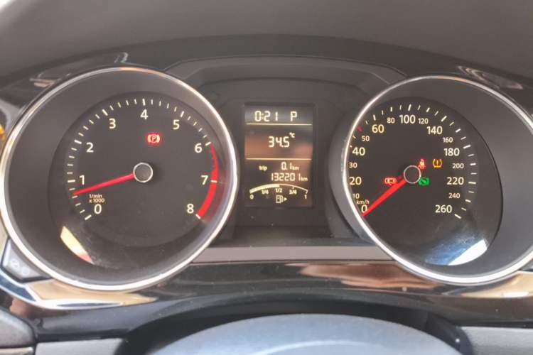 Used Volkswagen Sagitar 2015 1.6L Automatic Comfort Model Instrument Cluster