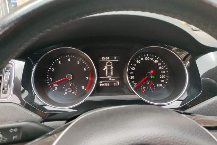 Used Volkswagen Sagitar 2015 230TSI Automatic Luxury Model Instrument Cluster