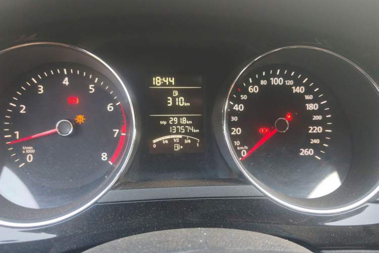 Used Volkswagen Sagitar 2015 1.6L Manual Comfort Model Instrument Cluster