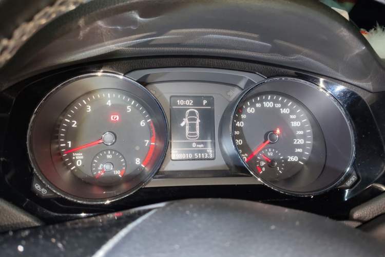 Used Volkswagen Sagitar 2015 230TSI Automatic Luxury Model Instrument Cluster