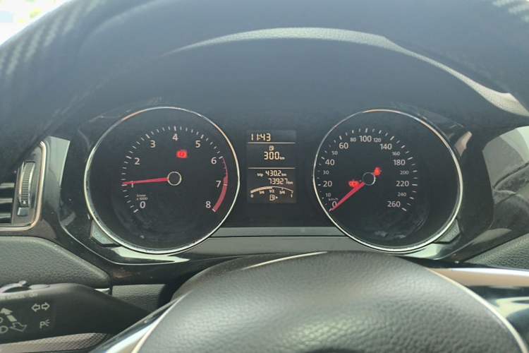 Used Volkswagen Sagitar 2015 1.6L Manual Comfort Model Instrument Cluster