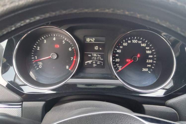 Used Volkswagen Sagitar 2015 1.6L Manual Comfort Model Instrument Cluster