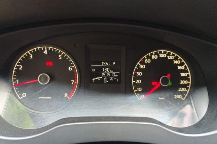 Used Volkswagen Sagitar 2015 1.6L Automatic Comfort Model Instrument Cluster