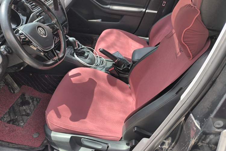 Used Volkswagen Sagitar 2015 230TSI Automatic Comfort Version Left Front Seat