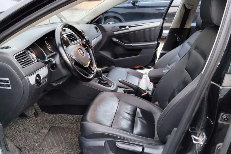 Used Volkswagen Sagitar 2015 1.6L Automatic Comfort Model Left Front Seat
