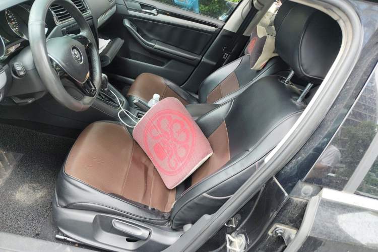 Used Volkswagen Sagitar 2015 230TSI Automatic Comfort Version Left Front Seat