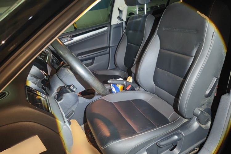 Used Volkswagen Sagitar 2015 230TSI Automatic Comfort Version Left Front Seat