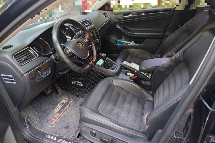 Used Volkswagen Sagitar 2015 230TSI Automatic Luxury Model Left Front Seat