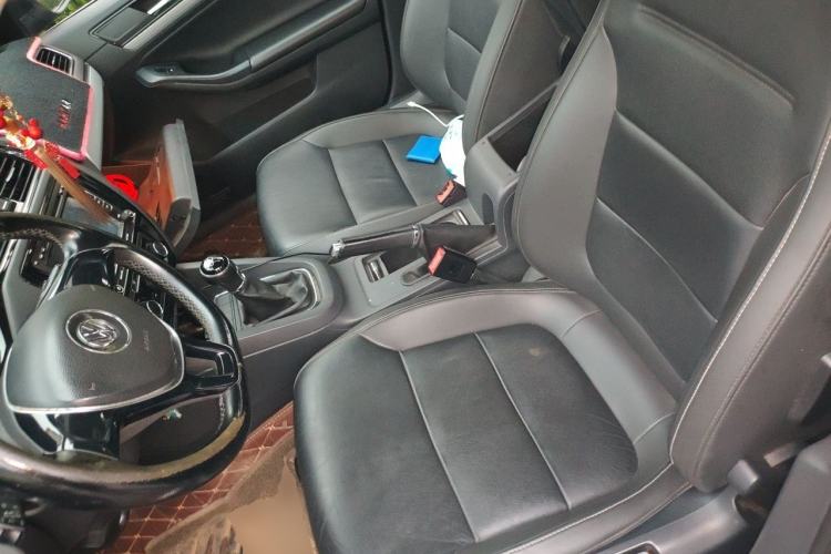 Used Volkswagen Sagitar 2015 1.6L Manual Comfort Model Left Front Seat