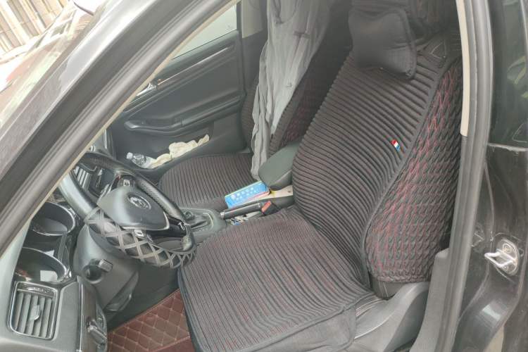 Used Volkswagen Sagitar 2015 230TSI Automatic Luxury Model Left Front Seat