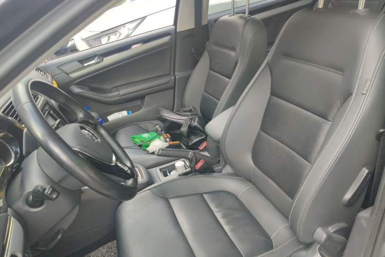 Used Volkswagen Sagitar 2015 230TSI Automatic Comfort Version Left Front Seat