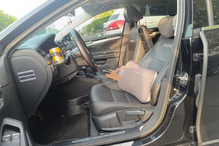 Used Volkswagen Sagitar 2015 1.6L Automatic Comfort Model Left Front Seat