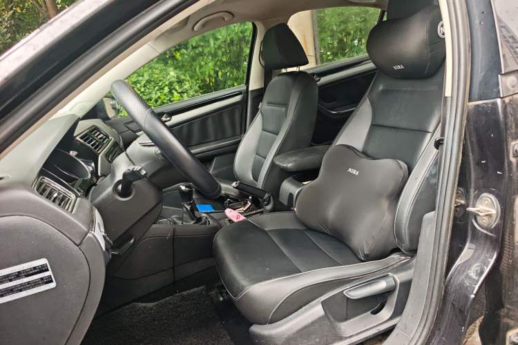 Used Volkswagen Sagitar 2015 1.6L Manual Comfort Model Left Front Seat