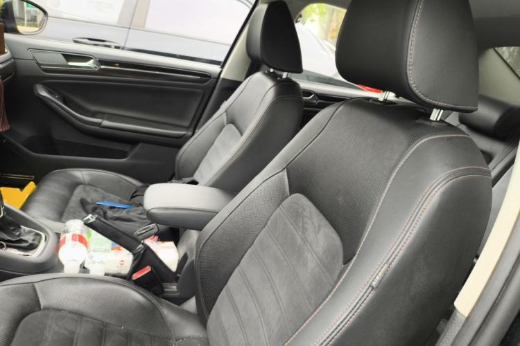 Used Volkswagen Sagitar 2015 230TSI Automatic Luxury Model Left Front Seat
