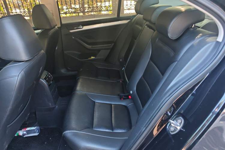 Used Volkswagen Sagitar 2015 230TSI Automatic Comfort Version Left Rear Seat