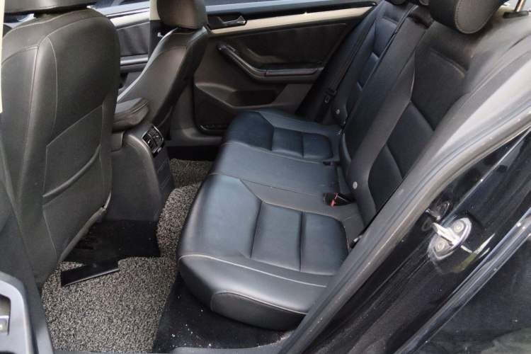 Used Volkswagen Sagitar 2015 1.6L Automatic Comfort Model Left Rear Seat