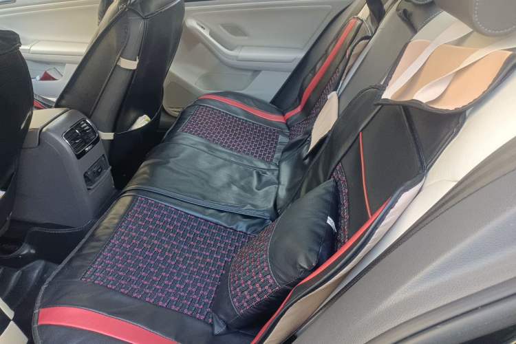 Used Volkswagen Sagitar 2015 1.6L Manual Comfort Model Left Rear Seat
