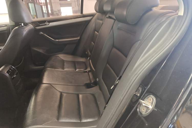 Used Volkswagen Sagitar 2015 1.6L Manual Comfort Model Left Rear Seat