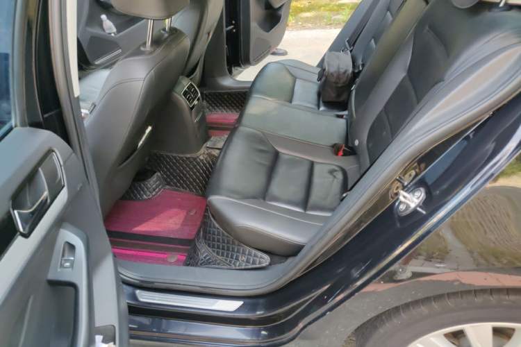 Used Volkswagen Sagitar 2015 1.6L Automatic Comfort Model Left Rear Seat