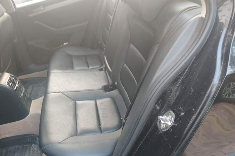 Used Volkswagen Sagitar 2015 1.6L Manual Comfort Model Left Rear Seat