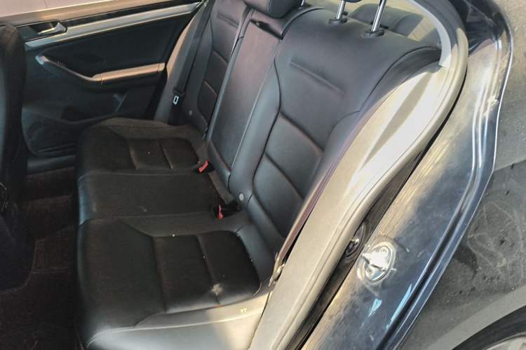 Used Volkswagen Sagitar 2015 1.6L Manual Comfort Model Left Rear Seat