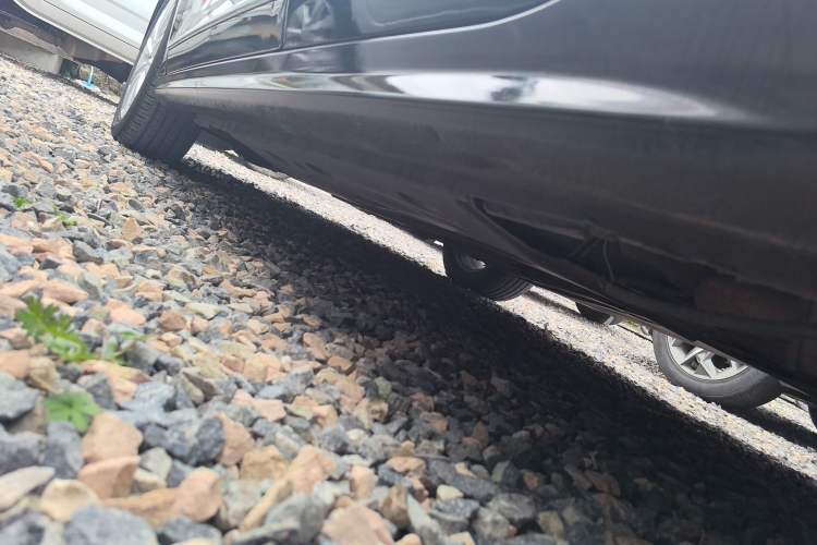 Used Volkswagen Sagitar 2015 1.6L Automatic Comfort Model Left Side Sill