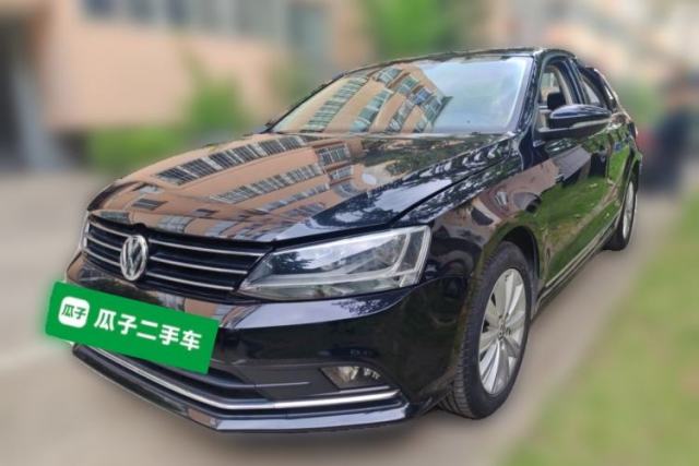 Używany Volkswagen Sagitar 2015 1.6L Manual Comfort Model
