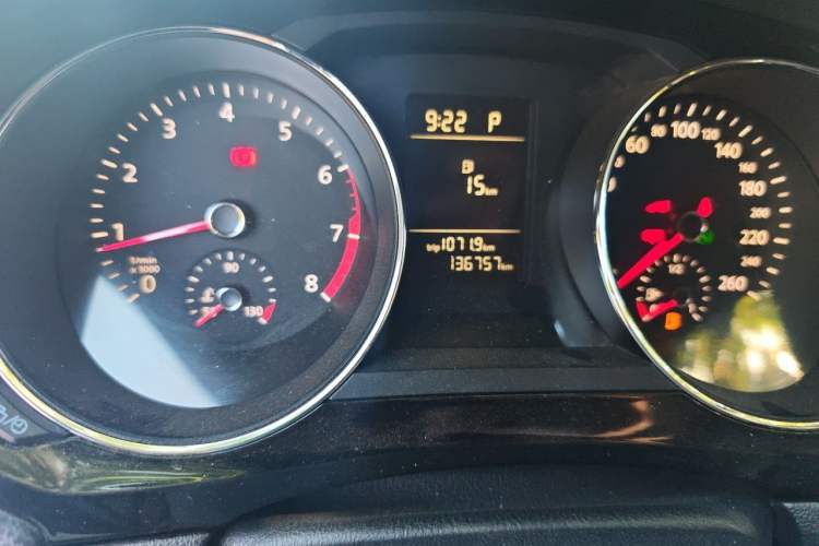 Used Volkswagen Sagitar 2015 230TSI Automatic Comfort Version Odometer Close Up