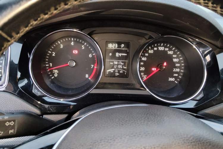 Used Volkswagen Sagitar 2015 1.6L Automatic Comfort Model Odometer Close Up