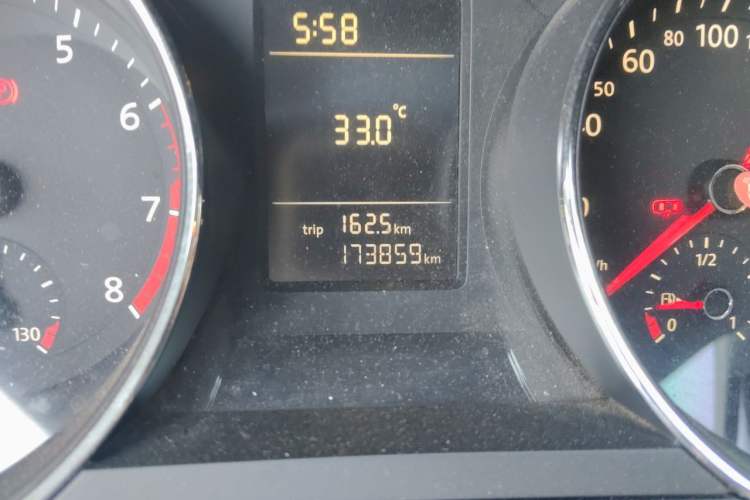 Used Volkswagen Sagitar 2015 230TSI Manual Comfort Version Odometer Close Up